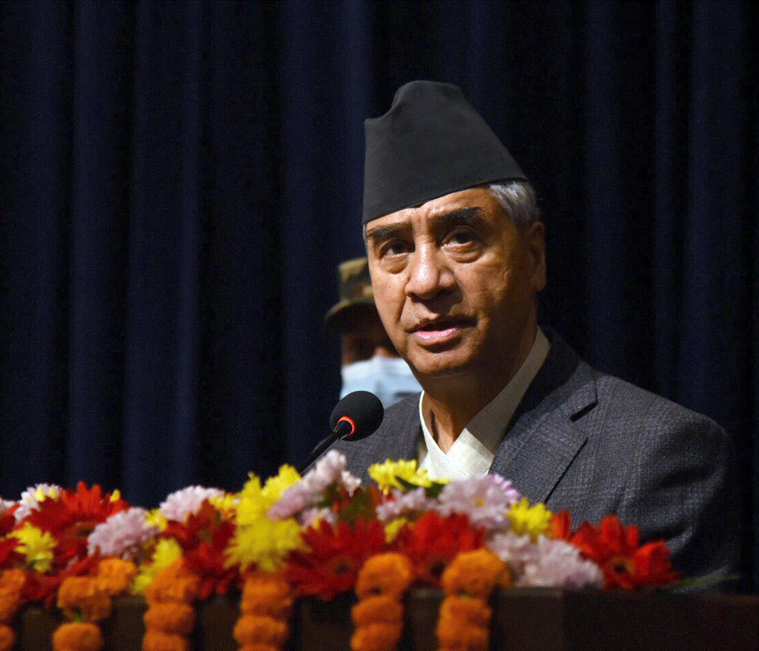 सक्रियतासाथ बजार अनुगमन गर्न प्रधानमन्त्री देउवाको १२ बुँदे निर्देशन